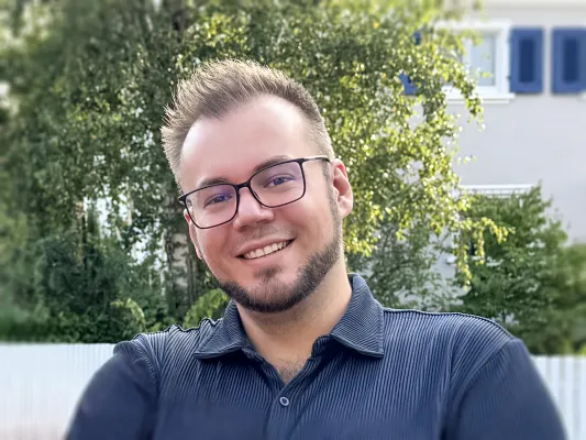 Von spezialisierten zu anpassungsfähigen KI-Systemen Bild: Von spezialisierten zu anpassungsfähigen KI-Systemen