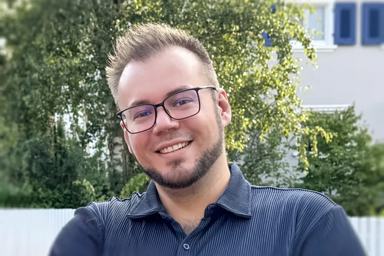 Bild: Von spezialisierten zu anpassungsfähigen KI-Systemen