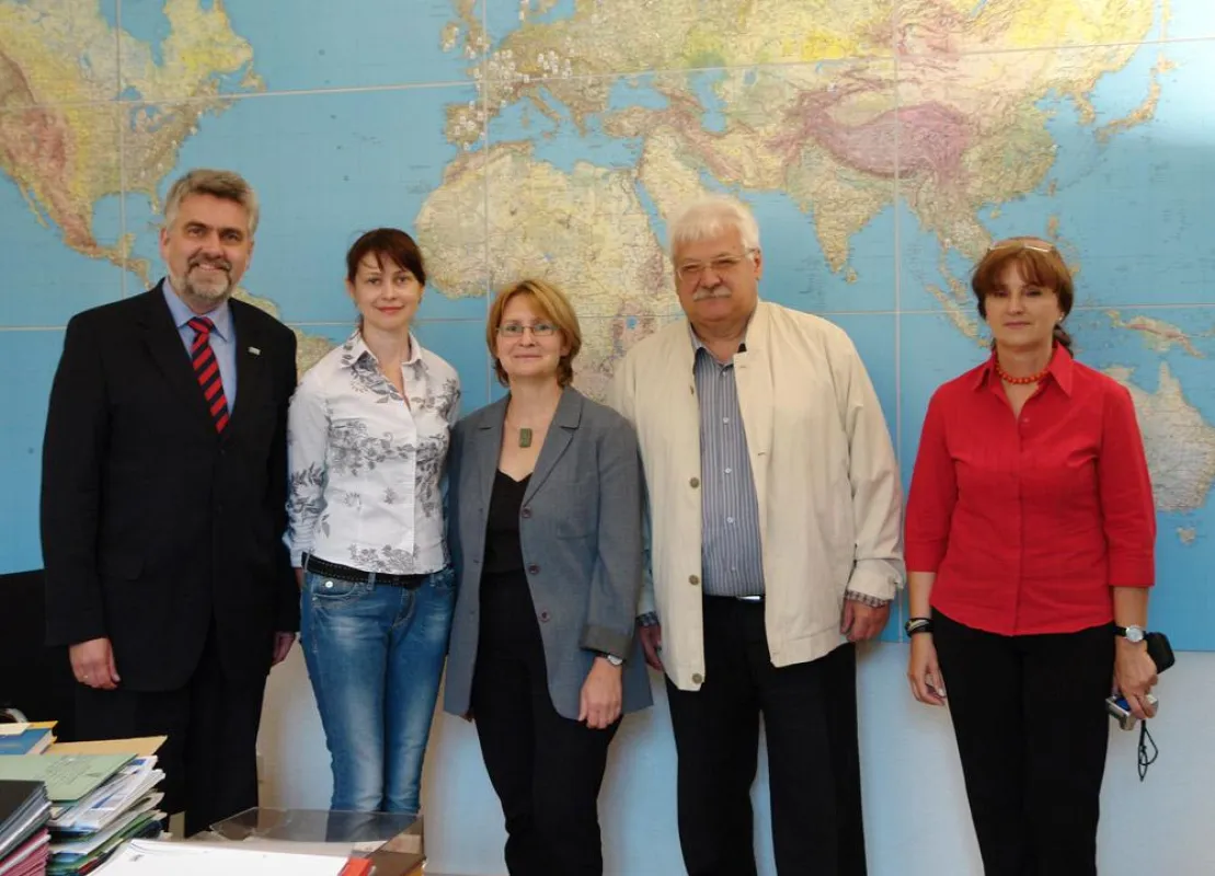 Prof. Dr. Armin Willingmann, Dr. Elena Kuznezova, Prof. Dr. Andrea Heilmann, Prof. Dr. Alexander Mamzew und Gabriele Voigt.