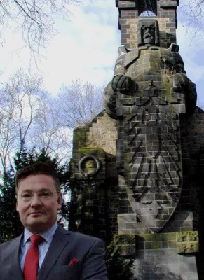 Bild: Köln: Bezirksvertreter Torsten Ilg fordert sinnvolles Nutzungskonzept für den Bismarckturm.