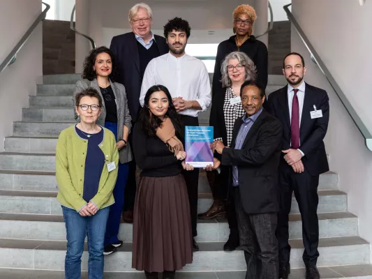 Bild: Rassismus gemeinsam erkennen und bekämpfen: Expert:innenrat stellt Definition vor