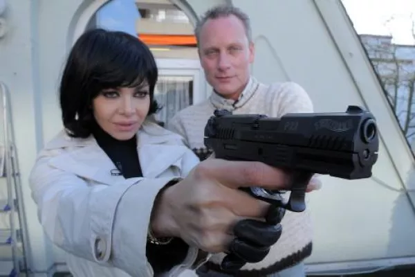 Mönchengladbach- Kader als Detektivin Bild: Mönchengladbach- Kader als Detektivin