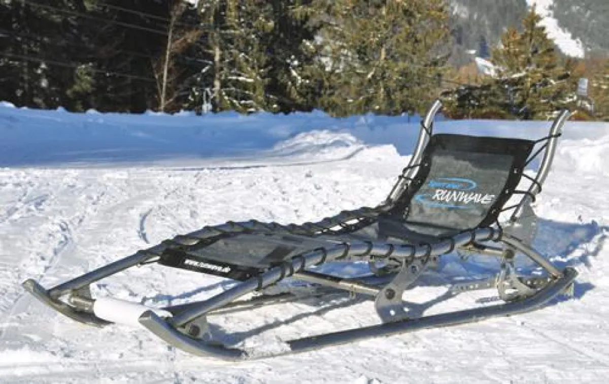 Sportrodel Runwave - ein neue Rodelgeneration mit neu definierten Geometrie und Kufentechnologie