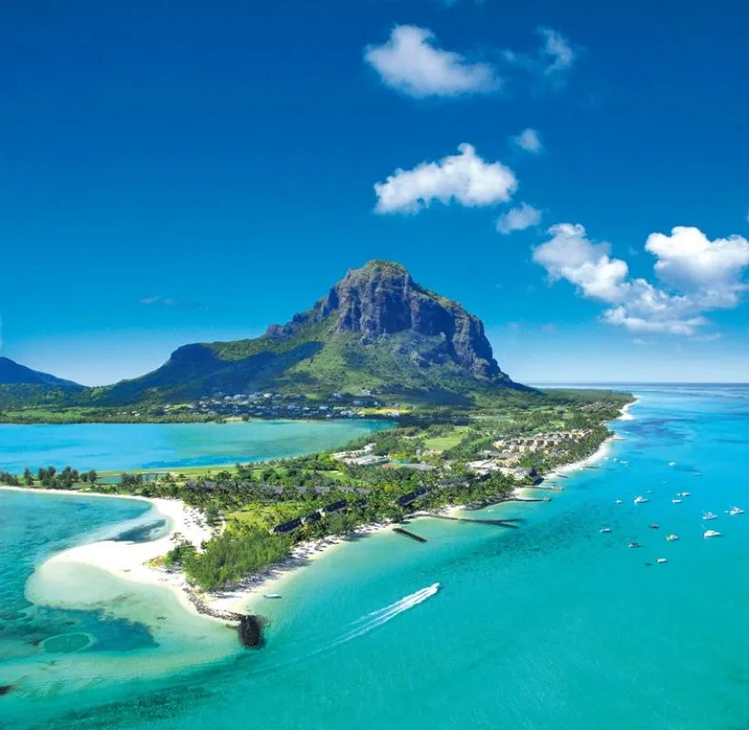 Erster Preis GOLFINO Jubiläums-Gewinnspiel: Reise ins Beachcomber Hotel