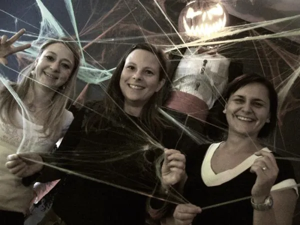 Bild: Metzinger Unternehmen vergrößert Team - Trends für Karneval und Halloween werden in Metzingen gesetzt
