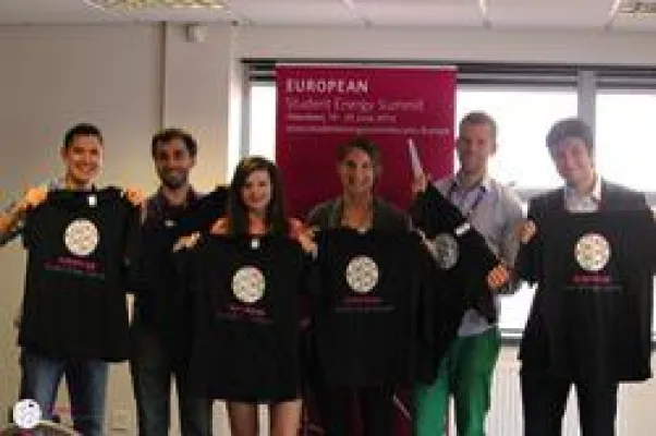 Bild: Garment Printing baut nachhaltige Partnerschaft mit dem European Student Energy Summit 2014 auf