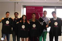 Garment Printing baut nachhaltige Partnerschaft mit dem European Student Energy Summit 2014 auf Bild: Garment Printing baut nachhaltige Partnerschaft mit dem European Student Energy Summit 2014 auf