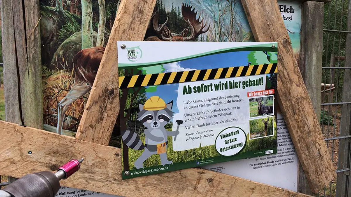 Baustellenschild am Elchgehege
