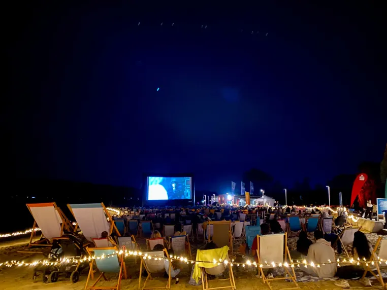 Open-Air-Kino am Allersee begeistert zahlreiche Filmfans Bild: Open-Air-Kino am Allersee begeistert zahlreiche Filmfans