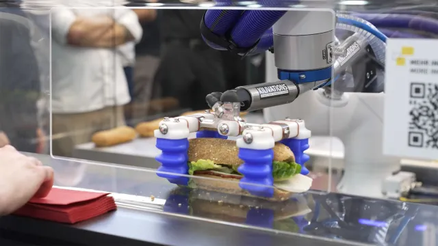 Bild: automatica 2025: Messe.TV begleitet die Leitmesse für intelligente Automation und Robotik