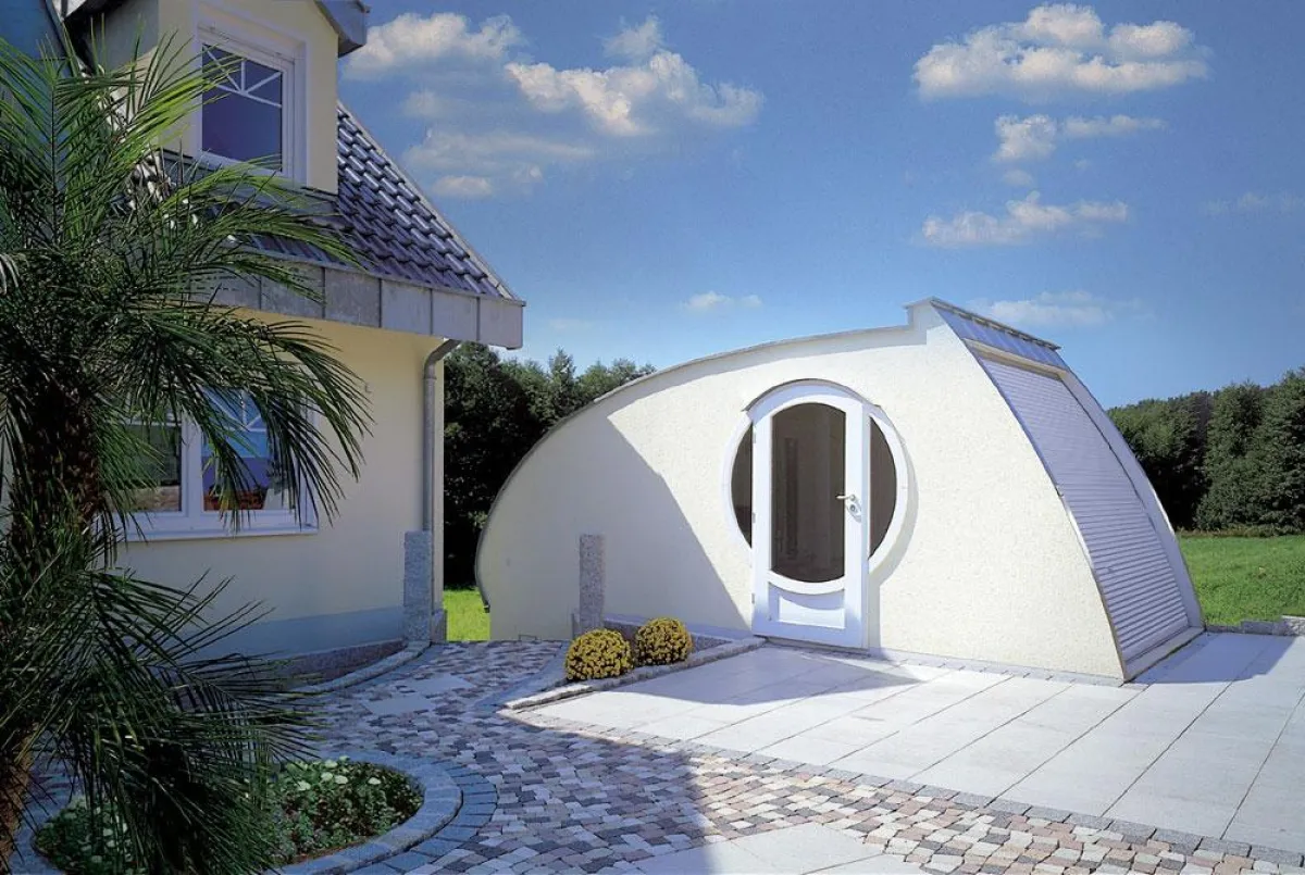 Die moderne Garagenarchitektur macht auch vor ungewöhnlichen Formen nicht Halt. Foto: ZAPF-Garagenwelt / Immowelt.de