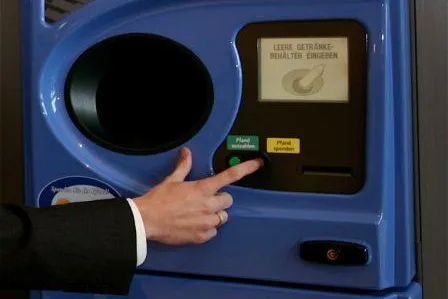 Bild: KONSUM Dresden führt Spendenknopf an Pfandautomaten ein