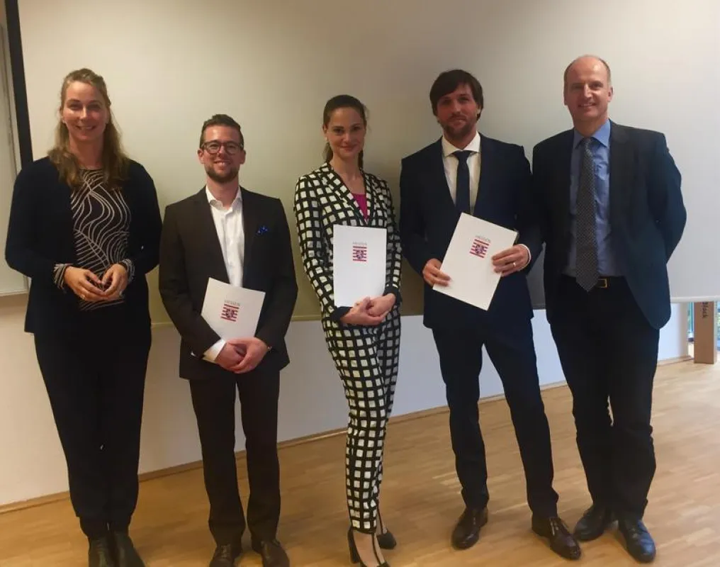 Neue Professoren an der Hochschule Fresenius: v.l.nr. Prof. Dr. Aretz, Prof. Dr. Frohn, Prof. Dr. Schneider, Prof. Dr. Oberländer, Prof. Dr. Engelsleben (Hochschule Fresenius)