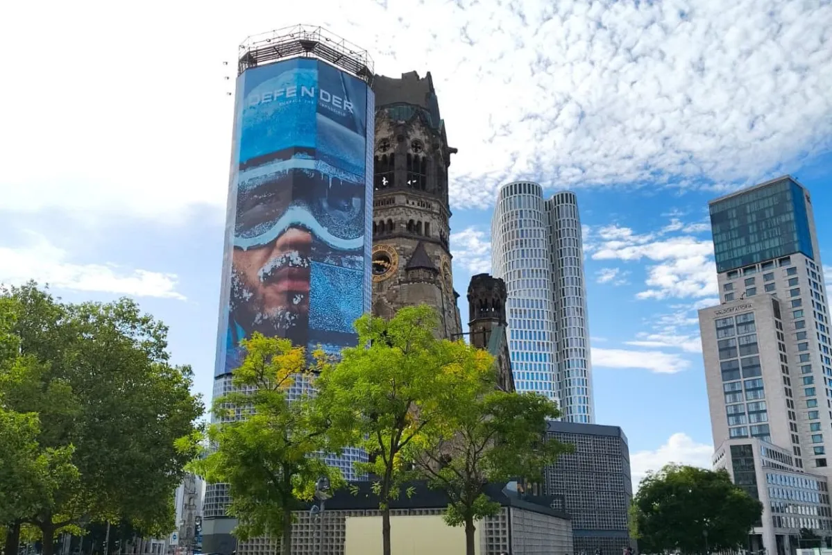 Die Verhüllung der Gedächtniskirche (© Florian Jahn, Limes Media GmbH)
