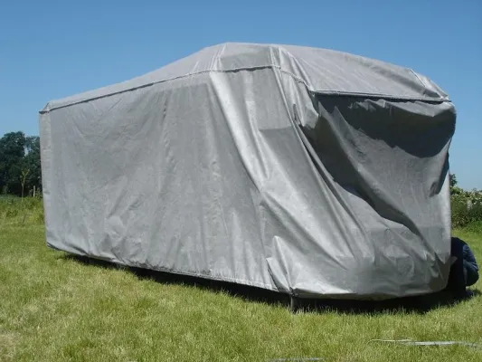 Bild: Wohnmobil und Co. sicher durch den Winter bringen – mit der atmungsaktiven „Faltgar“-Faltgarage