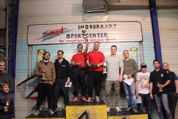 Bild: Die Feuerwehr hängt alle ab - 3. Blaulicht-Kart-Cup 2018 in Landsberg
