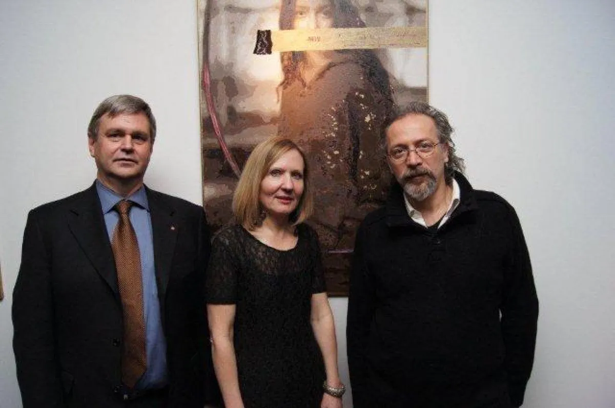 Bildunterschriften:  v.l.n.r. Günter Jung, General Manager ARCOTEL Rubin, Mag. Agneta Kreischer, Kuratorin, Lucio Greco