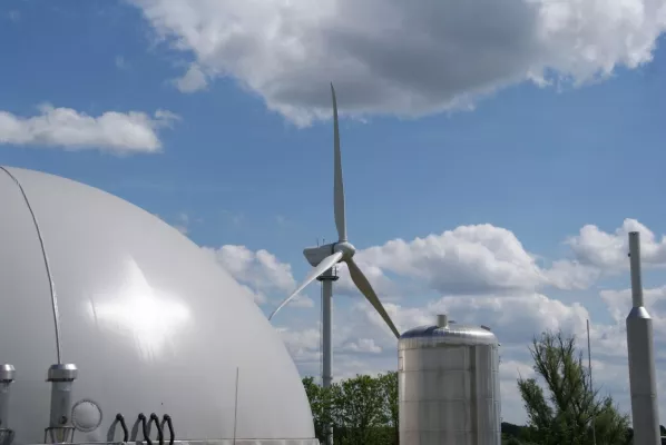 Bild: Test für Energiewende: erstes Kleinwindrad im Netzgebiet von E.DIS in Brandenburg und Mecklenburg-Vorpommern