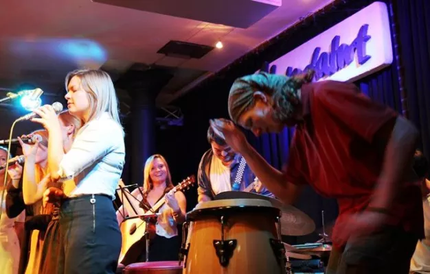Bild: Bewerbungsschluss an der Berufsfachschule für Rock/Pop/Jazz München