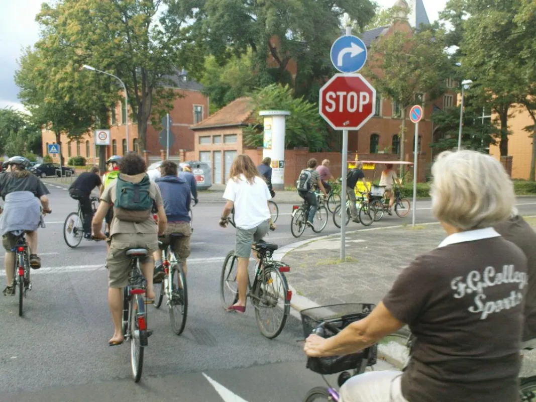 Jung und Alt bei der 1. Wormser Critical Mass