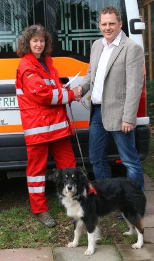 Mera Dog spendet 3.000 € an Rettungshundestaffel Bild: Mera Dog spendet 3.000 € an Rettungshundestaffel