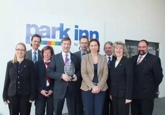 Bild: Park Inn by Radisson Berlin Alexanderplatz als „Franchise Hotel of the Year 2011“ ausgezeichnet