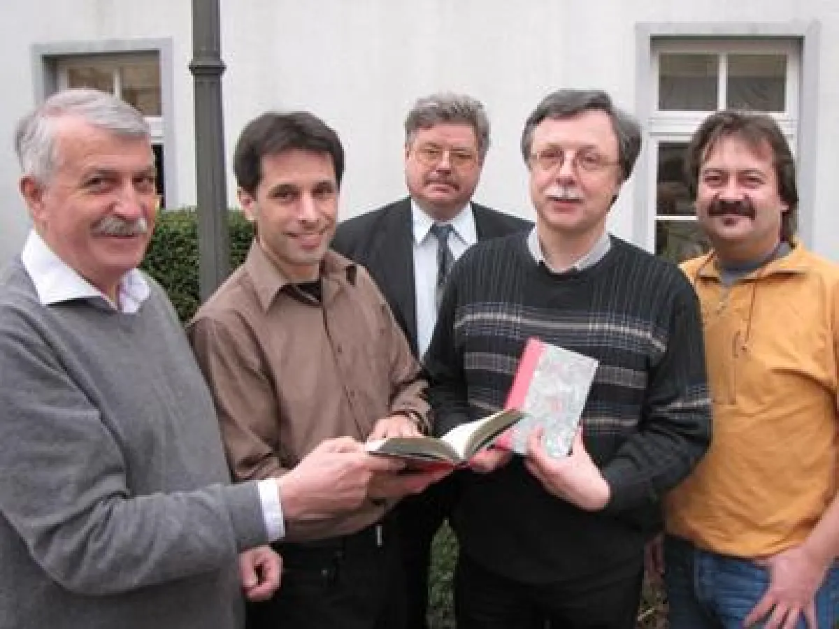 Der Oelprinz: Herausgeber Ruprecht Gammler (KMG), Bandbearbeiter Dr. Florian Schleburg (KMG), René Wagner (Karl-May-Stiftung), Joachim Biermann (Geschäftsführender Herausgeber KMG), Roderich Haug (Pro