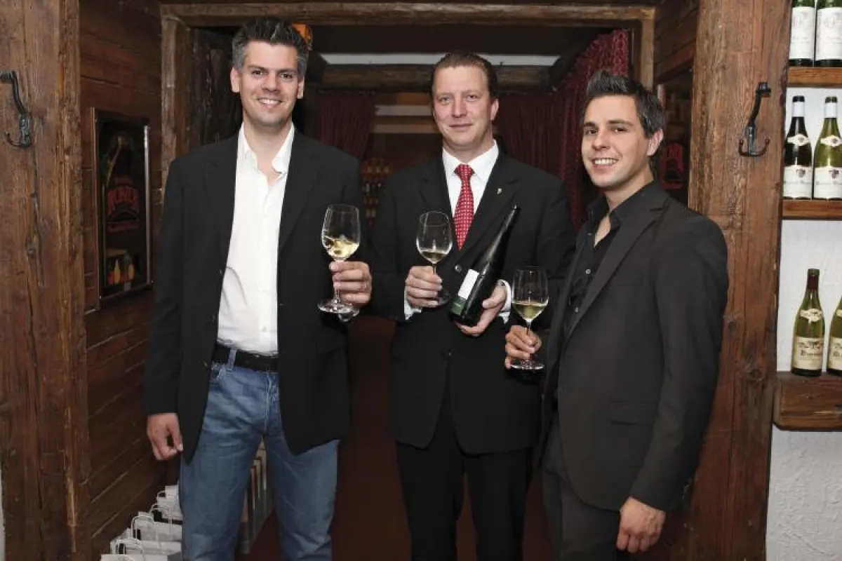 Felix Peters (Geschäftsführer St. Antony), Oliver Müller (Sommelier bei Schuhbeck) und Florian Jungbauer (Weingut St. Antony)