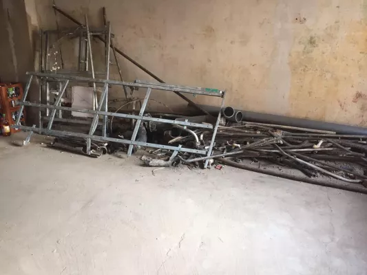 Asbestbodensanierung und Industriedemontage Bild: Asbestbodensanierung und Industriedemontage