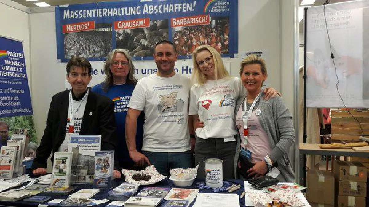 Teil des Messeteams - v.l. Martin Buschmann, Hartwig Hummel, Jan Zobel, Anna Kaczmarek und Svenja Wa