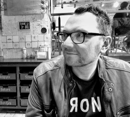 Bild: Bernhard Blöchl liest aus seinem neuesten Erfolgsroman im Literaturhotel Sonnenburg am Arlberg