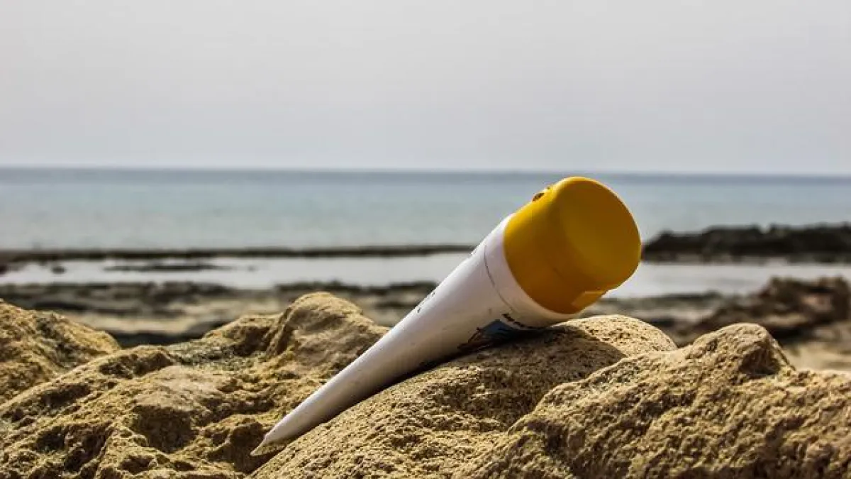 Die Verweildauer in der Sonne hängt von der Menge und vom Lichtschutzfaktor ab