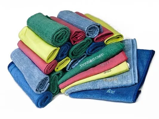 Universell und umweltschonend Reinigen mit den Microfasertüchern „Magic Cleaner“ Bild: Universell und umweltschonend Reinigen mit den Microfasertüchern „Magic Cleaner“