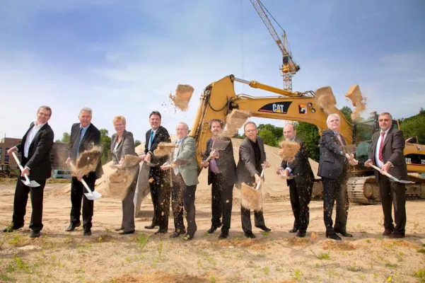 Bild: KlimaschutzHoch2 mit WohnPlus3: 100 neue Passivhaus-Wohnungen für Hamburg / 3 E-Smarts im Test