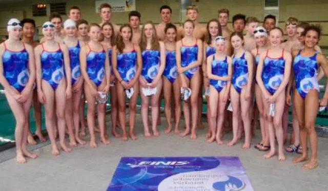Bild: Hamburger Schwimmverband und FINIS schließen Ausrüstervertrag ab