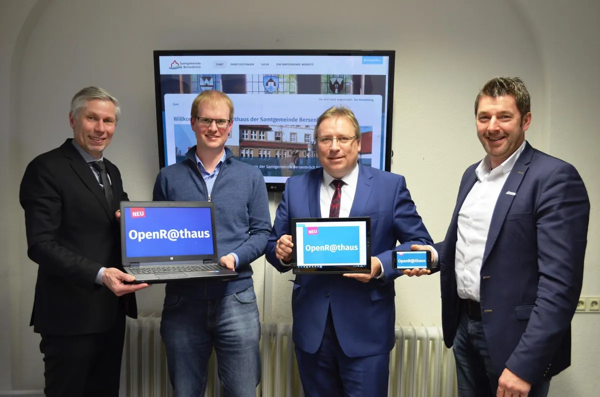 Bernd Landgraf, Hendrik Garmann, Horst Baier und Andreas Güttler starten das Projekt OpenR@thaus.