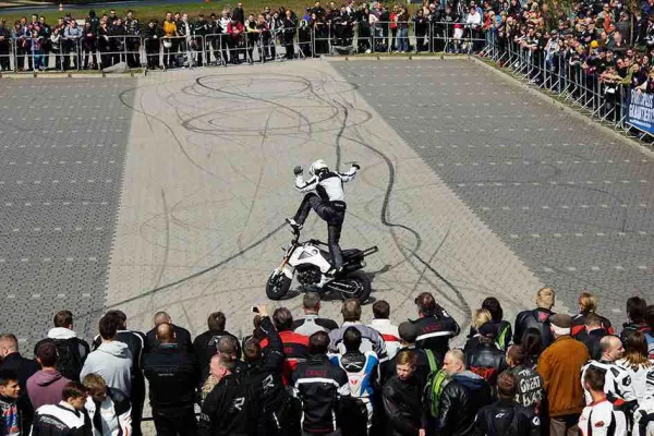 Auftakt zur Motorrad-Saison: ADAC Fahrsicherheitszentrum lädt zum StartUp Day nach Linthe Bild: Auftakt zur Motorrad-Saison: ADAC Fahrsicherheitszentrum lädt zum StartUp Day nach Linthe