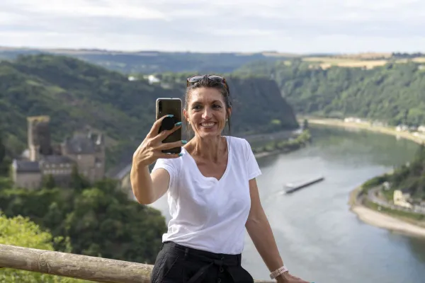 Bild: Hörgeschichten per App auf Loreley-Wanderwege