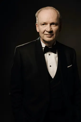 Der stille Freund - Ferdinand von Schirach mit neuer Tournee Bild: Der stille Freund - Ferdinand von Schirach mit neuer Tournee
