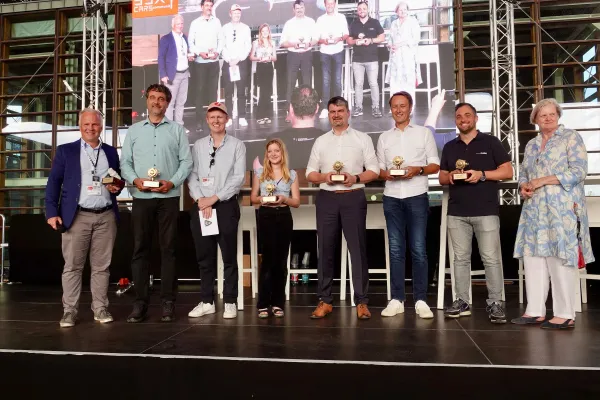 Bild: Die Gewinner des LADEPORT AWARD 2022 – Nutzerpreis für Engagements zum Aufbau von Ladeinfrastruktur