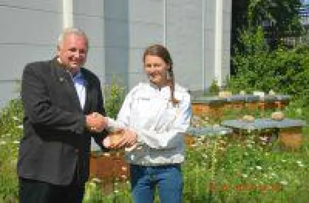 Bild: Großwäscherei in Berlin bricht Imkerrekorde