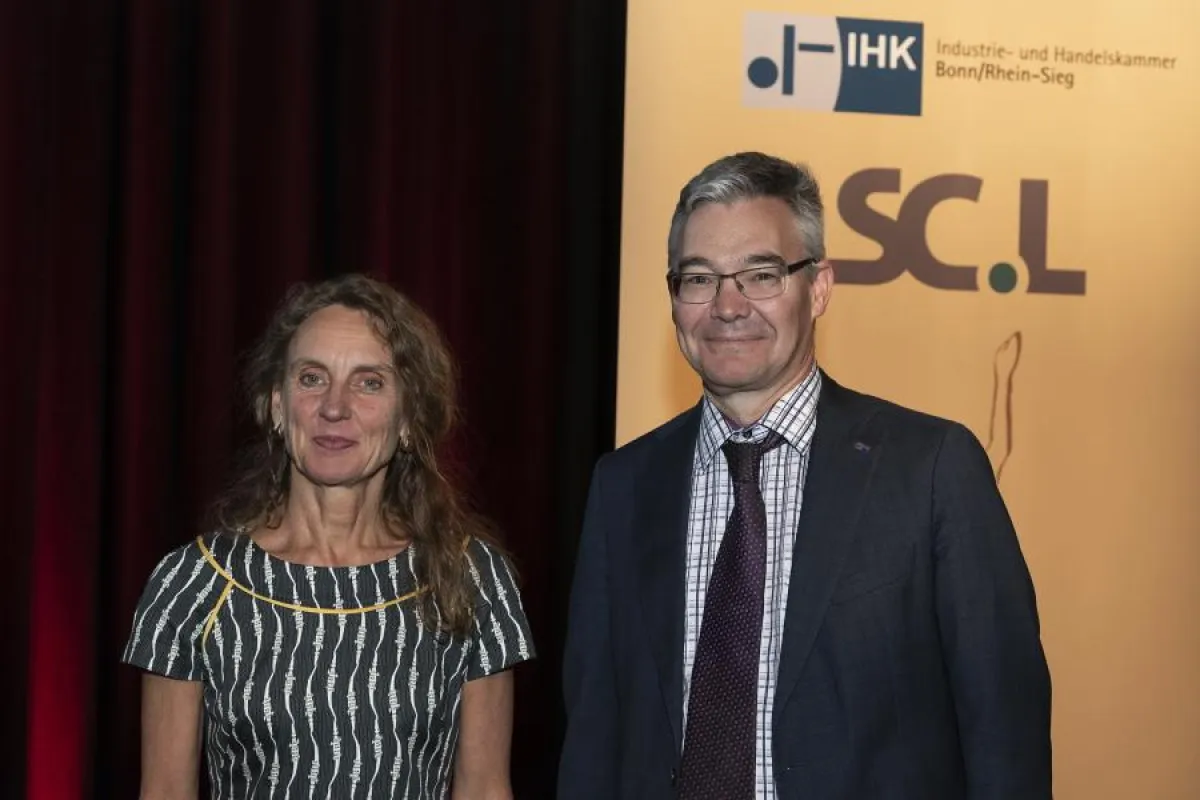 Ludwig geht in die Verlängerung - Dr. Christine Lötters und Michael Pieck (Foto Jo Hempel)