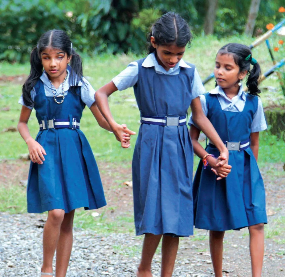 Sheila, Meena und Manju besuchen die Aluva Blindenschule in Kerala. Foto: Indische Bibelgesellschaft