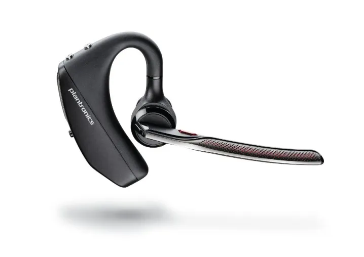 Bild: Mit dem neuen Plantronics Voyager 5200 mit WindSmart-Technologie wird jeder Ort zu einem „great place to work“