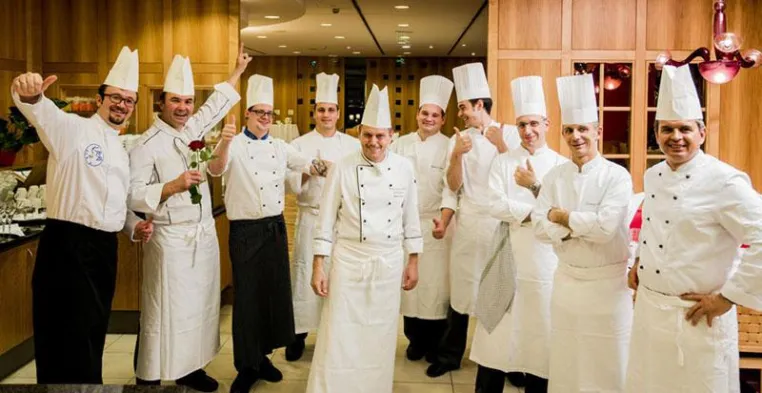 REITERS Hirschbirnenleberkäse trifft französische Michelin Sterneköche im REITERS FINEST FAMILYHOTEL Bild: REITERS Hirschbirnenleberkäse trifft französische Michelin Sterneköche im REITERS FINEST FAMILYHOTEL