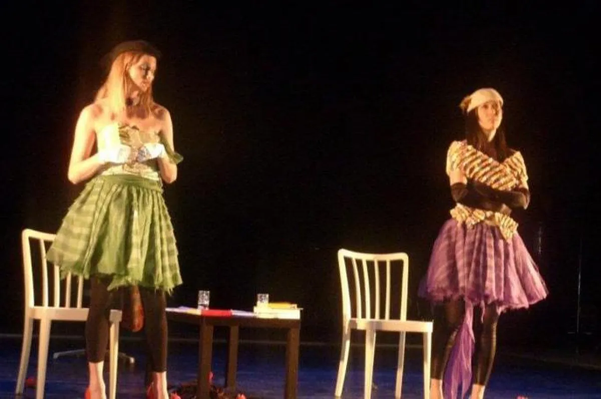 Michelle Steiner und Miriam Hie während des Bühnenauftritts (Foto: bereitgestellt)