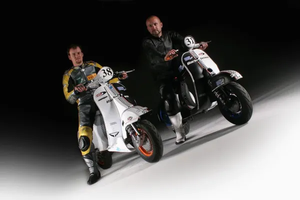 Bild: Stoffi / SIP Scootershop Motorroller - Rennteam startet in die Saison 2008