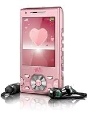 Bild: „Girls just wanna have fun“: Das Sony Ericsson W995 sweetheart edition lässt Mädchen-Herzen schmelzen