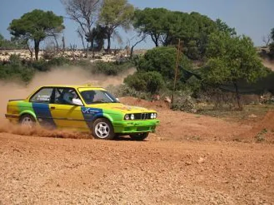 Bild: JC Racing Algarve: Motoröl und Ölfarbe