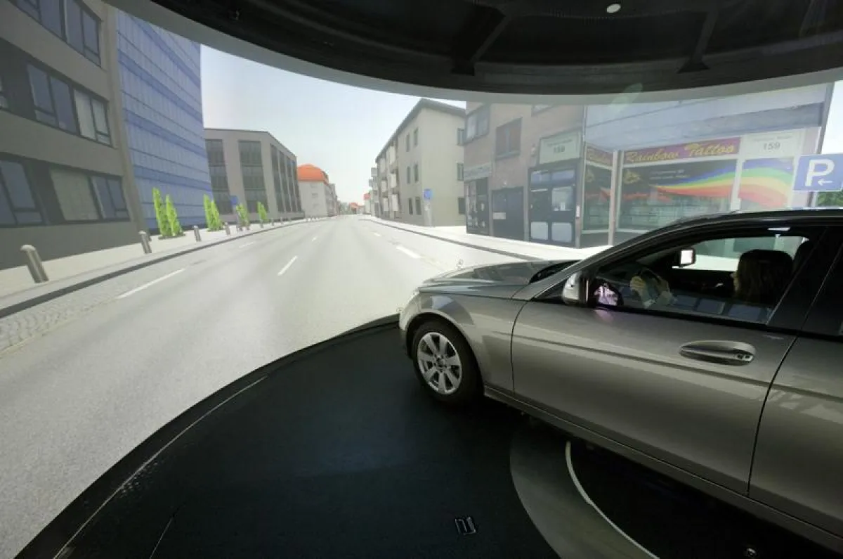 Blick in den Daimler-Fahrsimulator [Quelle BARCO]